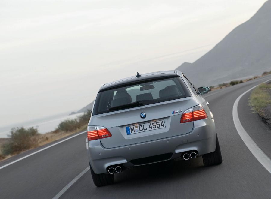  BMW M5 Touring 2009 года  (фото 47 из 51)